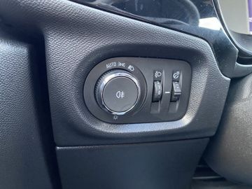 Bild 23 Opel Corsa GS NAVI/KLIMA-AT/PDC v+h+CAM/TOTWINKEL/Alu