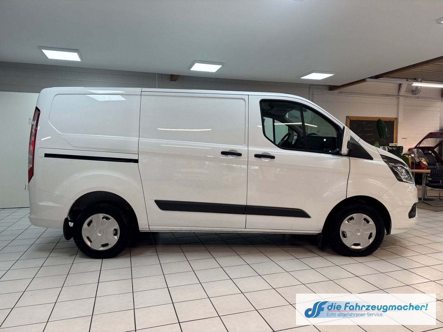 Fahrzeugabbildung Ford Transit Custom Kasten 280 L1 Trend DAB Notbremsa