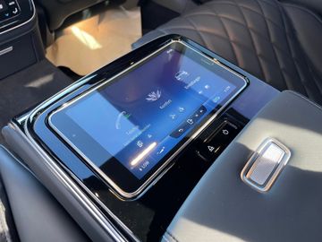 Fahrzeugabbildung Mercedes-Benz S 580 e Lang AMG Pano Burmester HUD Leder uvm.
