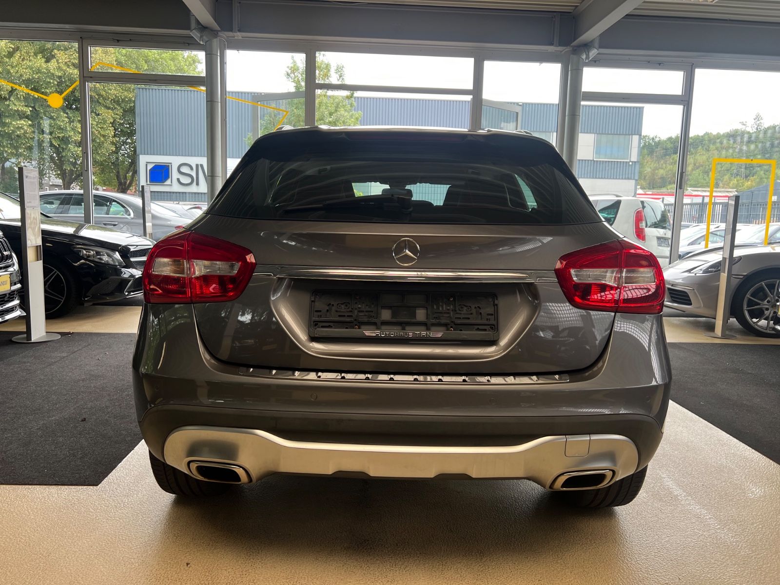 Fahrzeugabbildung Mercedes-Benz GLA 200 * SPORT-LINE URBAN * 1.HAND *