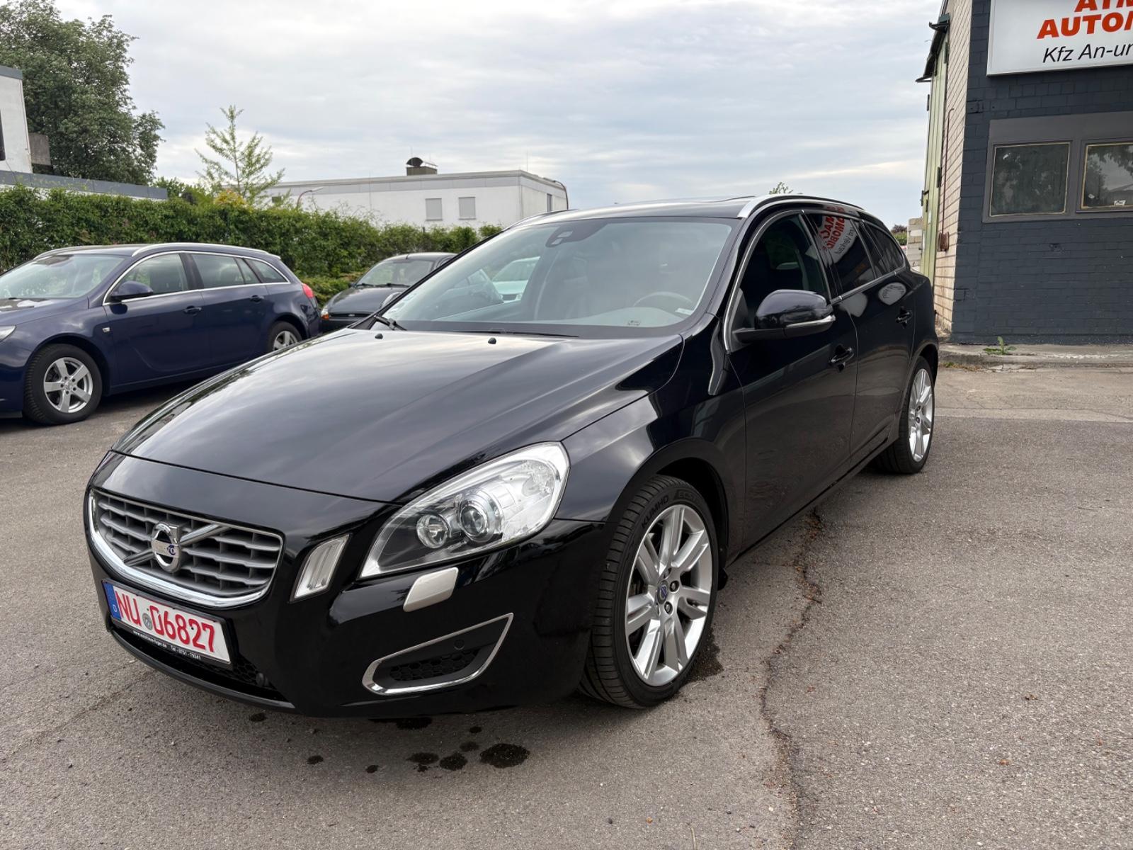 Volvo V60 Kombi Summum Xenon Navi Volleder AHK