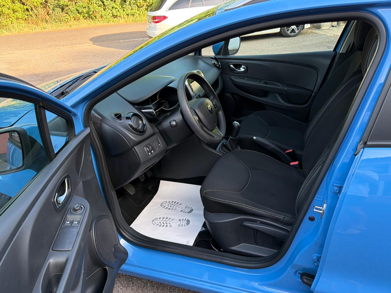 Renault Clio 2015 — photo 10