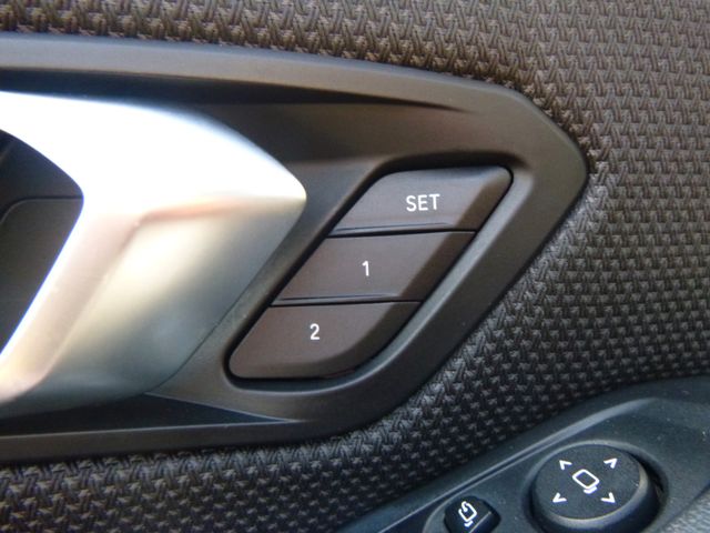 Fahrzeugabbildung BMW 320d Touring >HeadUp/AHK/LED/PANO/PDC/SHZ<