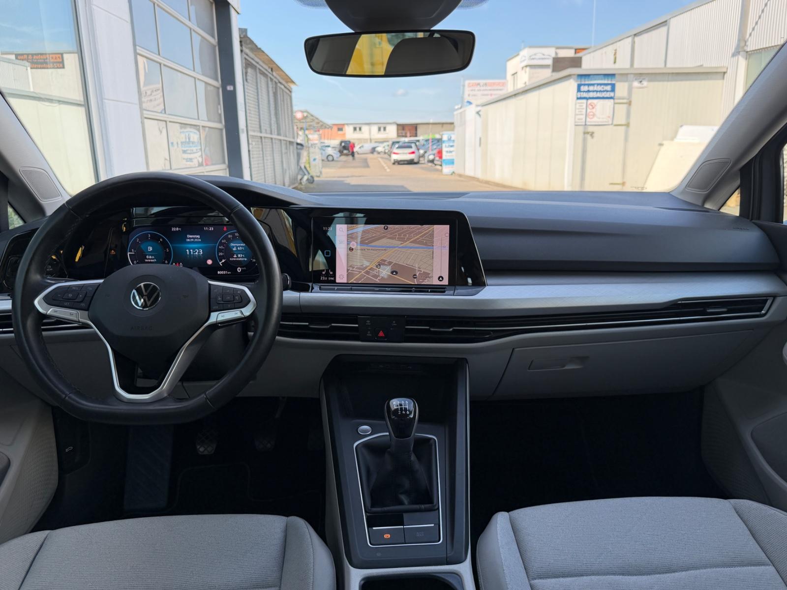 Volkswagen Golf VIII Lim. Life LED/Navi/Kamera/SitzHz/ACC, миниатюра 6