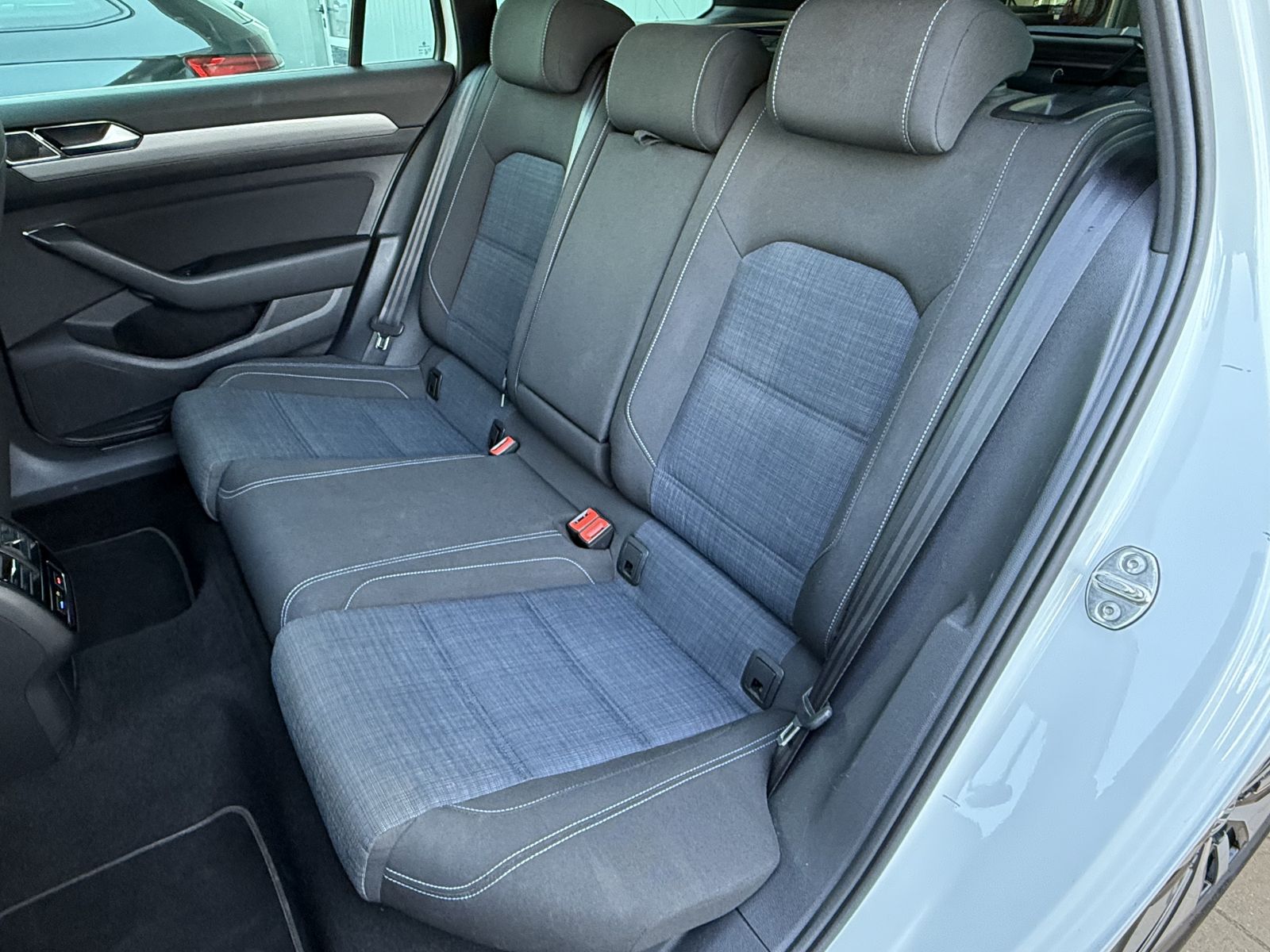 Fahrzeugabbildung Volkswagen Passat Variant 1.4 TSI DSG GTE NAV+LED+AHK+VCOCK