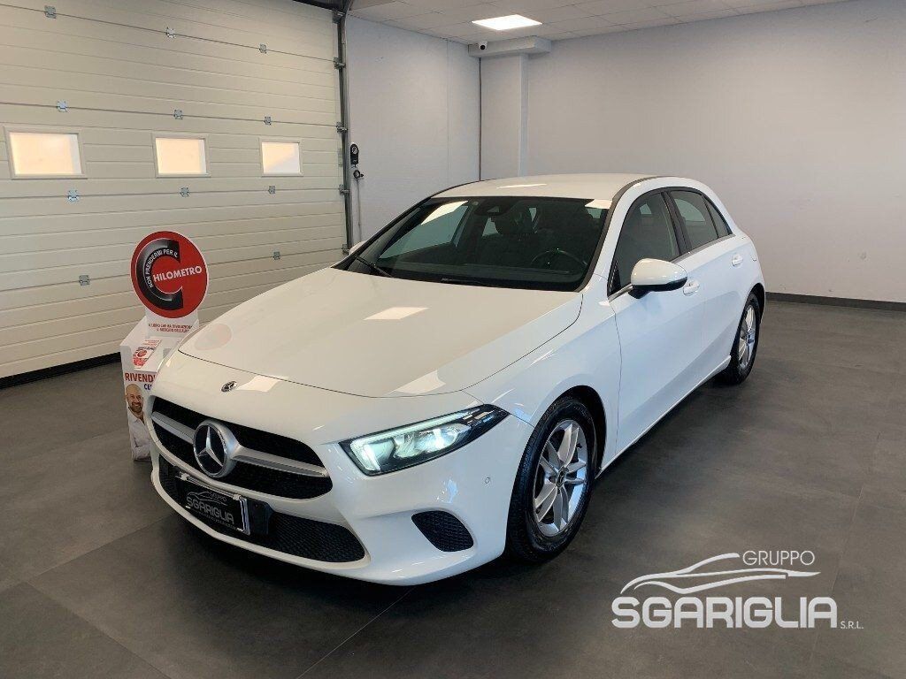 Mercedes-Benz Mercedes A 180 d Automatico Sport + Full Led imagem 3