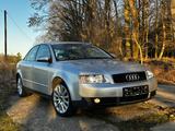 Audi A4 2.0 -1 Vorbesitzer/Xenon/Navi/Bluetooth - Audi A4 aus 2001: 2.0