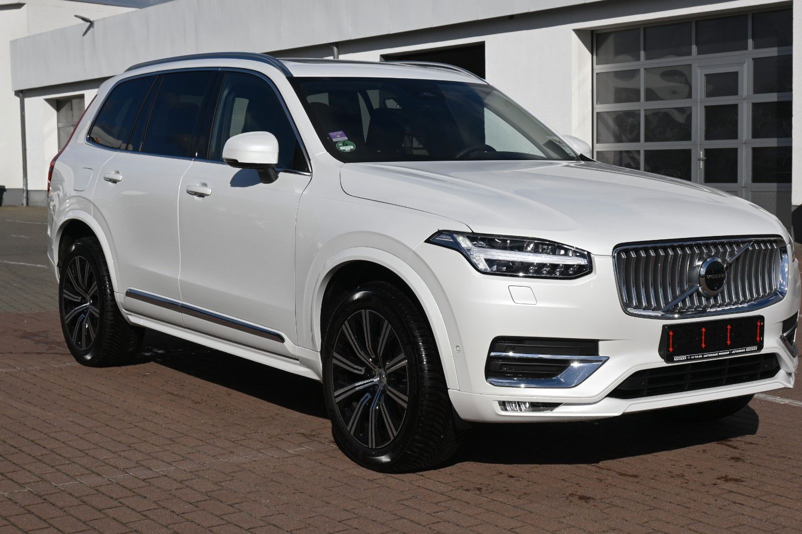 Fahrzeugabbildung Volvo XC90 B5 Bright *Stdhzg*Pano*360°*AHK*VOLL