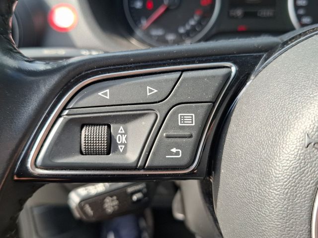 Audi Q2 sport 1.5 TFSI 35 AHK+Kam.+KeyLess+LED+Pano