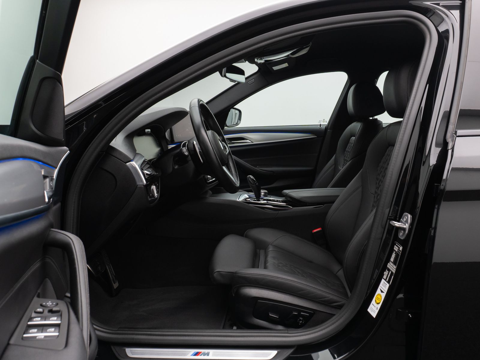 Fahrzeugabbildung BMW 530d  M Sport Kamera Laser HUD DAB HiFi Komfort