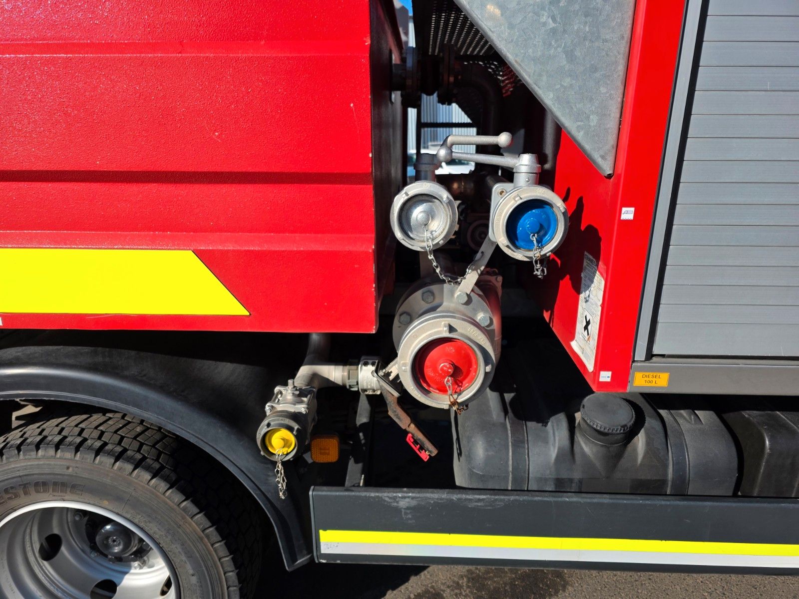 Fahrzeugabbildung MAN LE 8.150 Löschfahrzeug SLF 25/25 100/2500 Liter