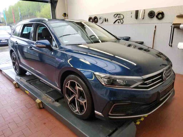 Passat Variant GTE 1.4 eHybrid R-LINE +AHK+PANO+