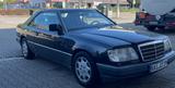 Mercedes-Benz E 230 H -Zullasunng TÜV NEU - schwarze Mercedes-Benz E 230