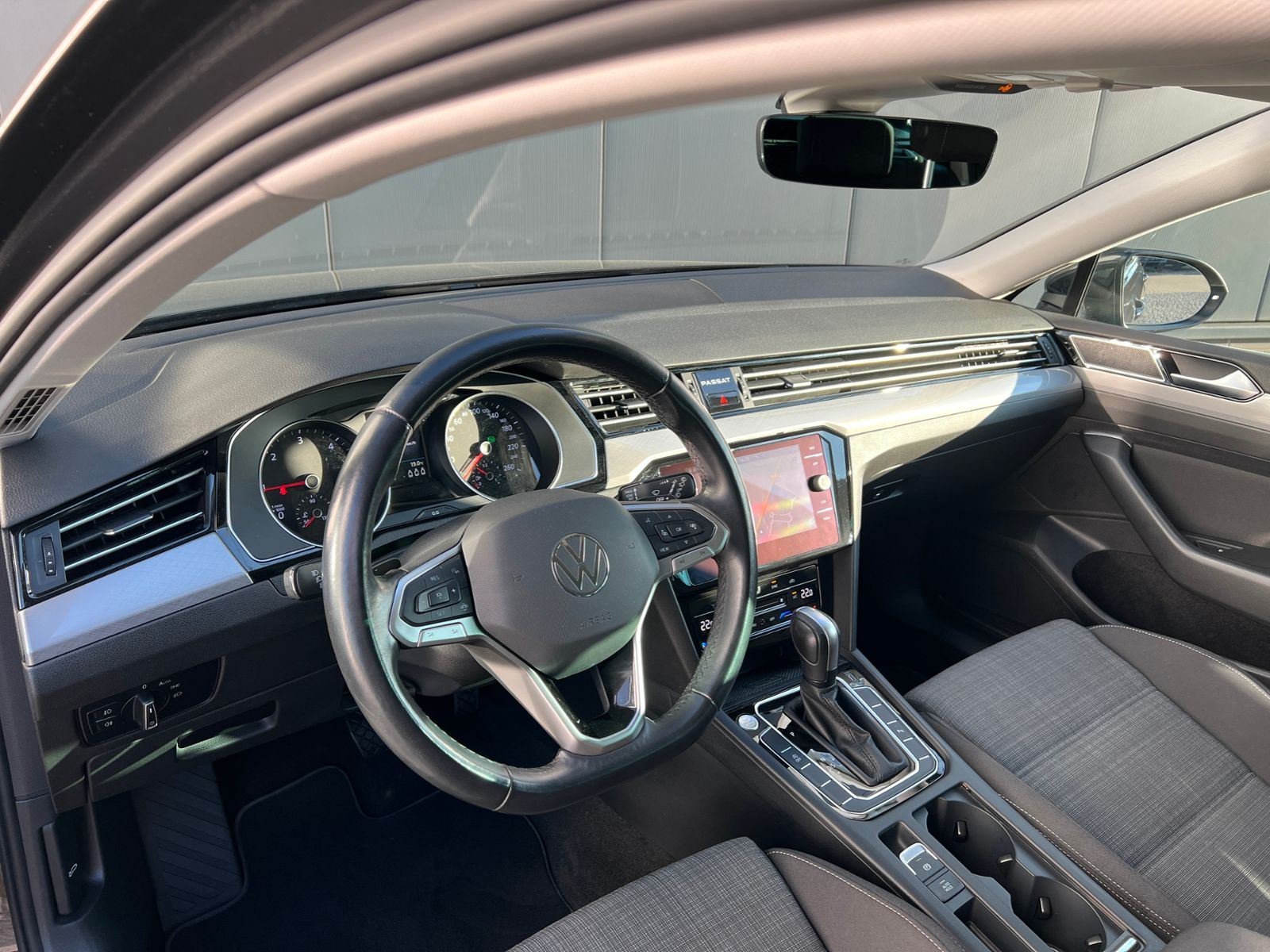 Fahrzeugabbildung Volkswagen Passat Variant Business 2.0 TDI DSG *AHK, LED, A