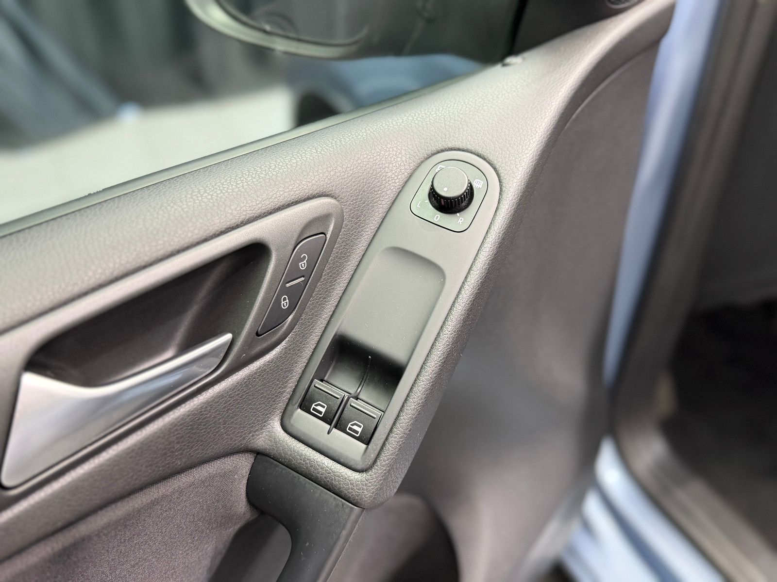 Fahrzeugabbildung Volkswagen Golf VI Comfortline |AHK|1.HAND
