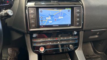 Jaguar F-Pace - 10
