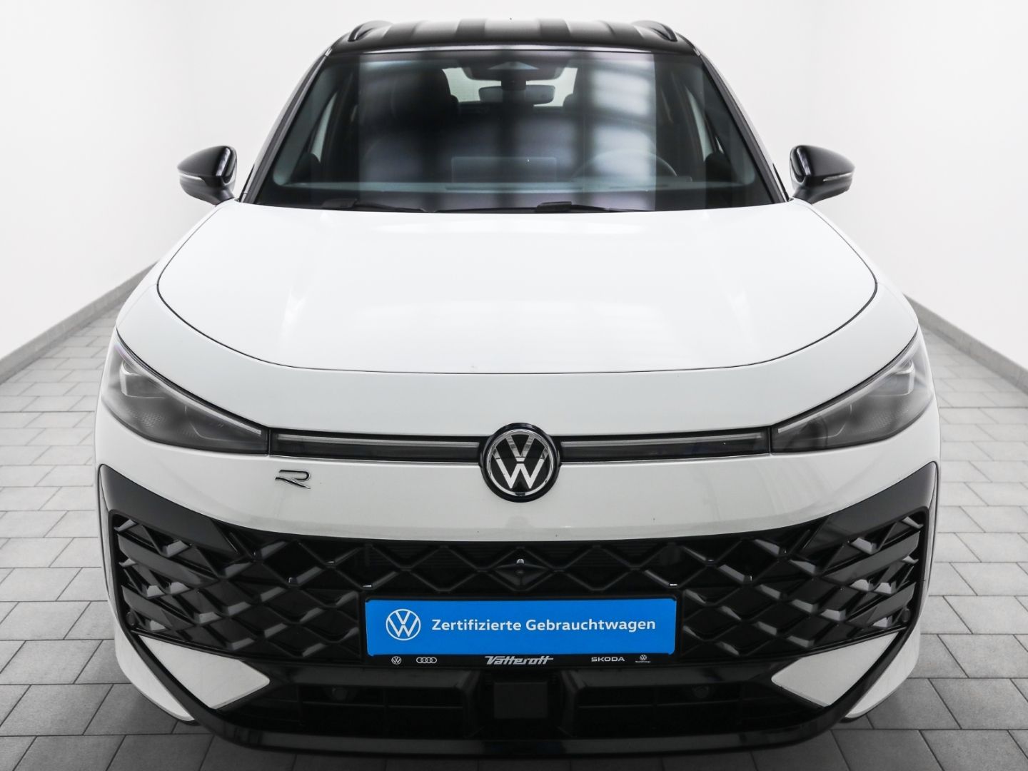 Volkswagen T-Roc R-Line 1.5 eTSI DSG Navi Kamera IQ.Light A foto 2