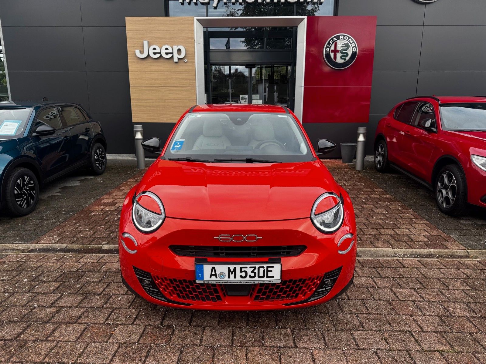 Fahrzeugabbildung Fiat 600E La Prima / Navi / Kamera / Sitzheizung