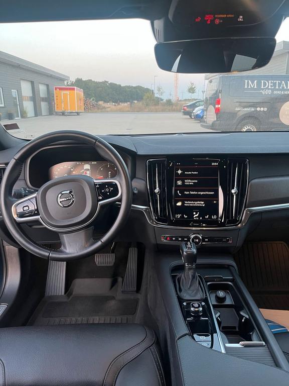 Volvo V90 Cross Country