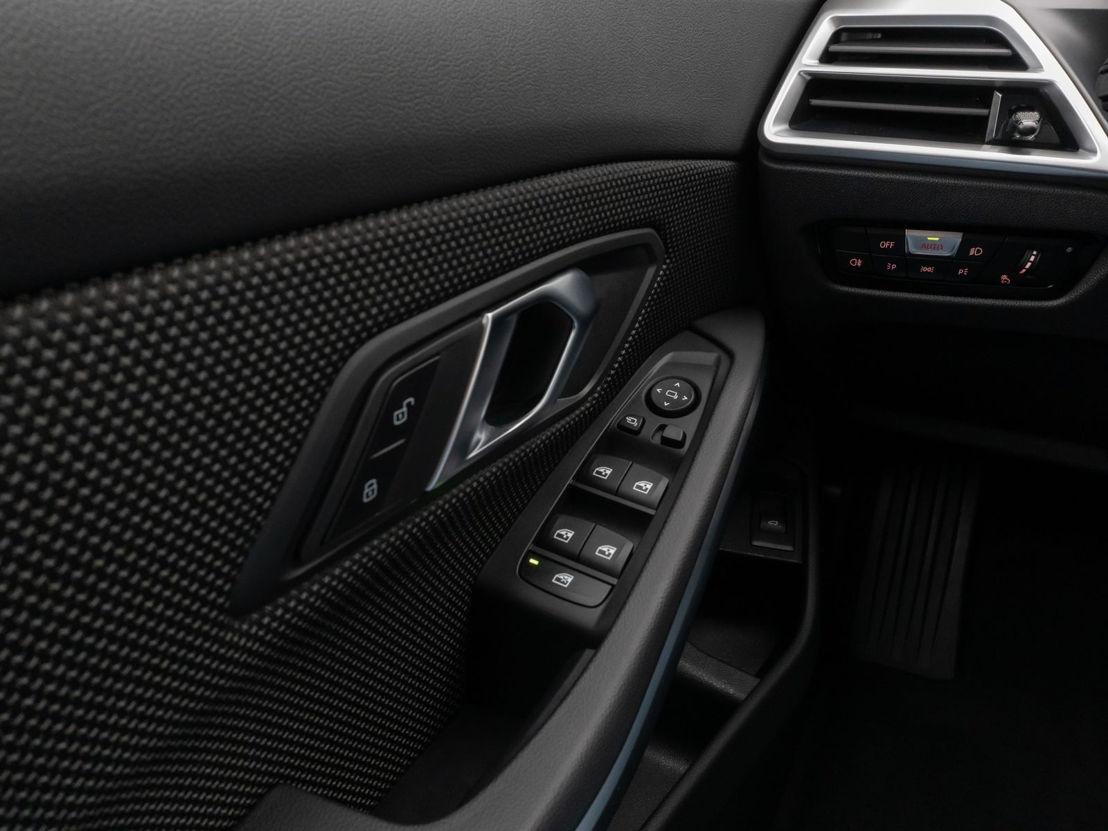 Fahrzeugabbildung BMW 318i Kamera DAB CockPit+ Alarm Geschwindigkeitsr