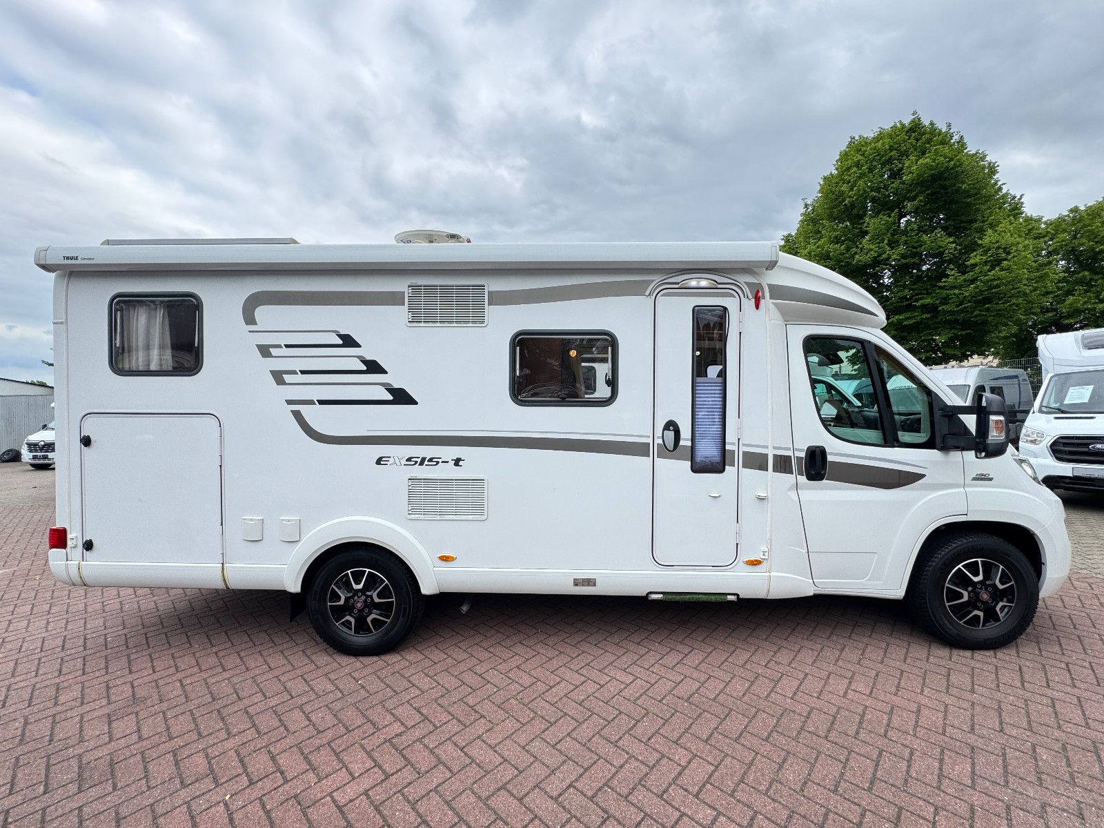 Fahrzeugabbildung HYMER / ERIBA / HYMERCAR EXSIS-T 588 AUTOMATIK ALKO LITHIUM 240 AH SOLAR