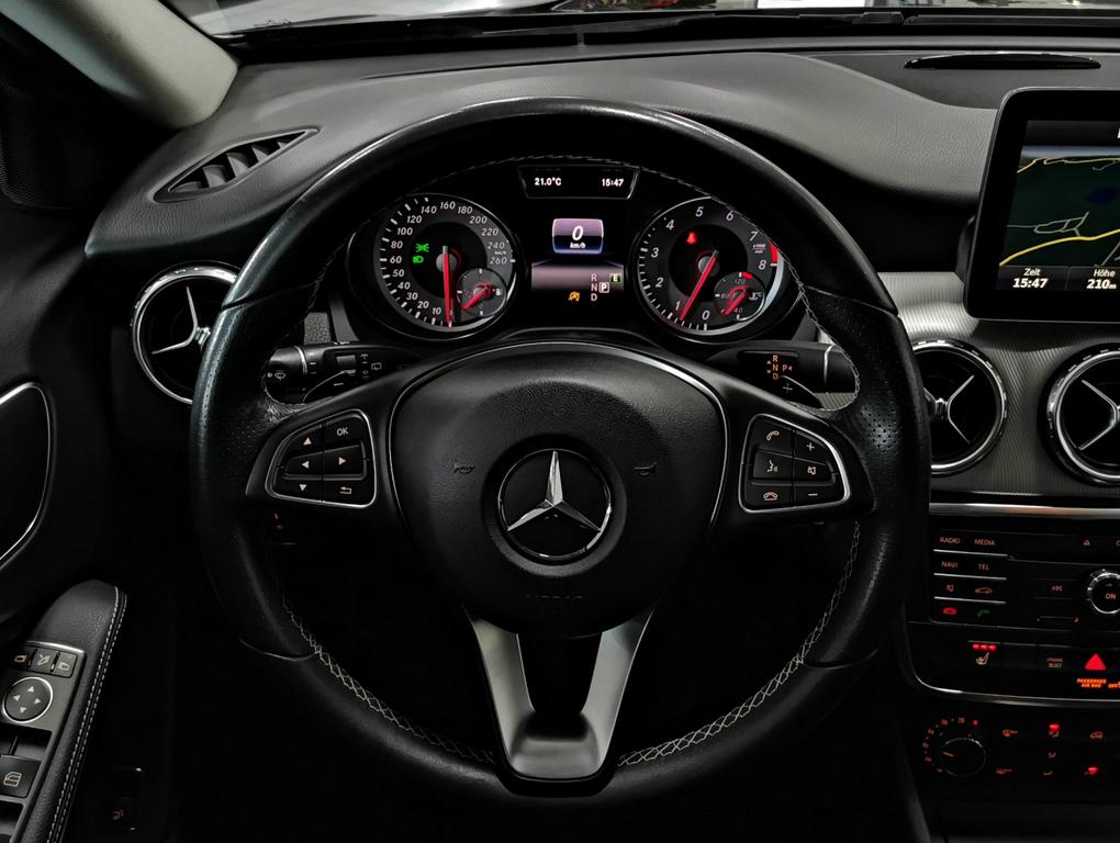 Mercedes-Benz GLA 200