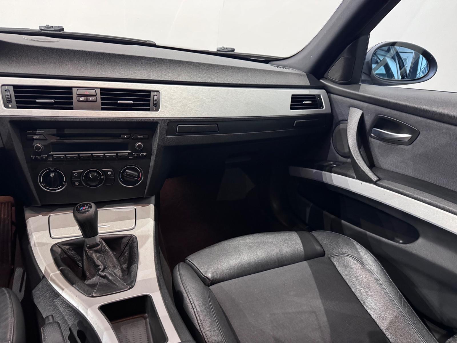 BMW 320 2007 — photo 24
