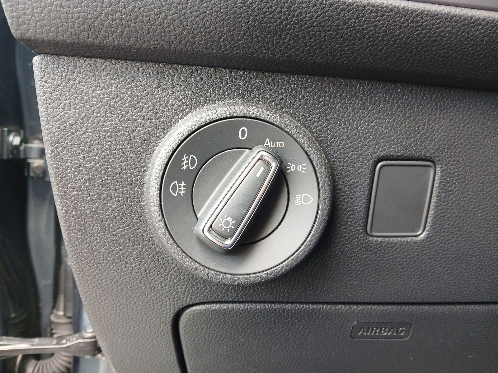 Fahrzeugabbildung SEAT Ateca TDI FR-Line DSG STH LED Navi AID ACC RFK S