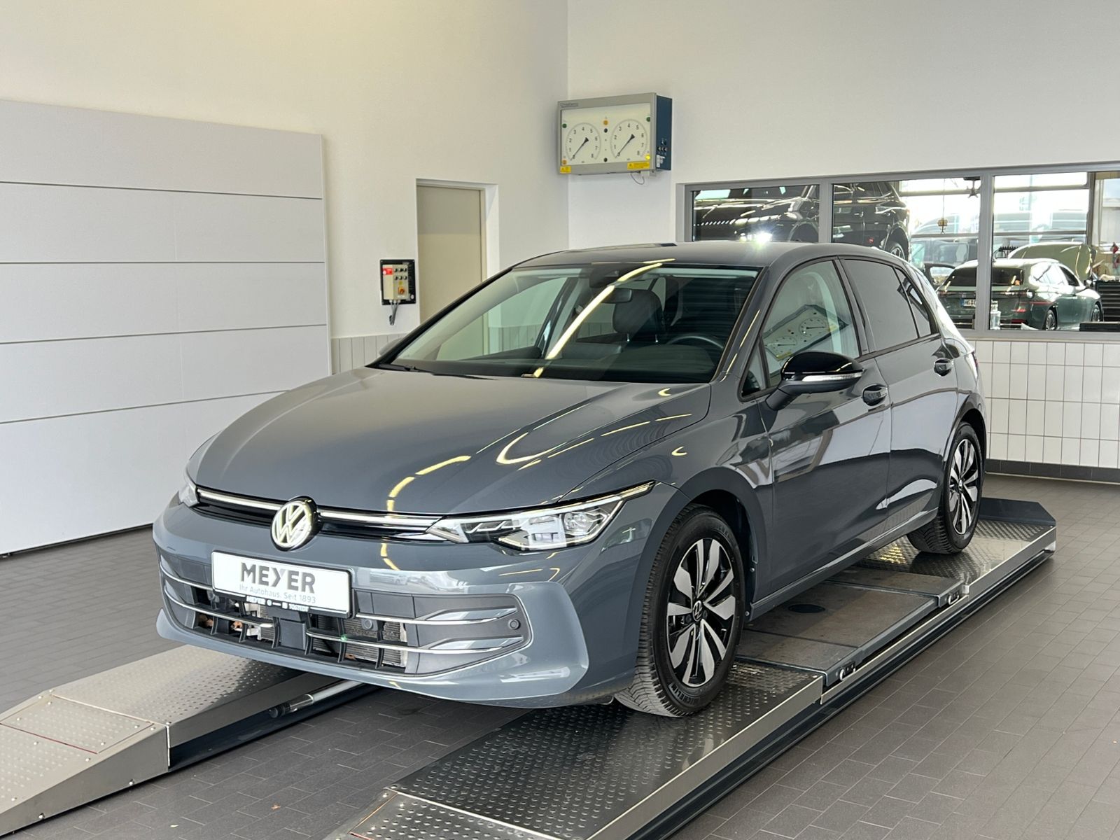 Fahrzeugabbildung Volkswagen Golf VIII Goal 1.5 eTSI DSG *AHK, LED, ACC, Navi