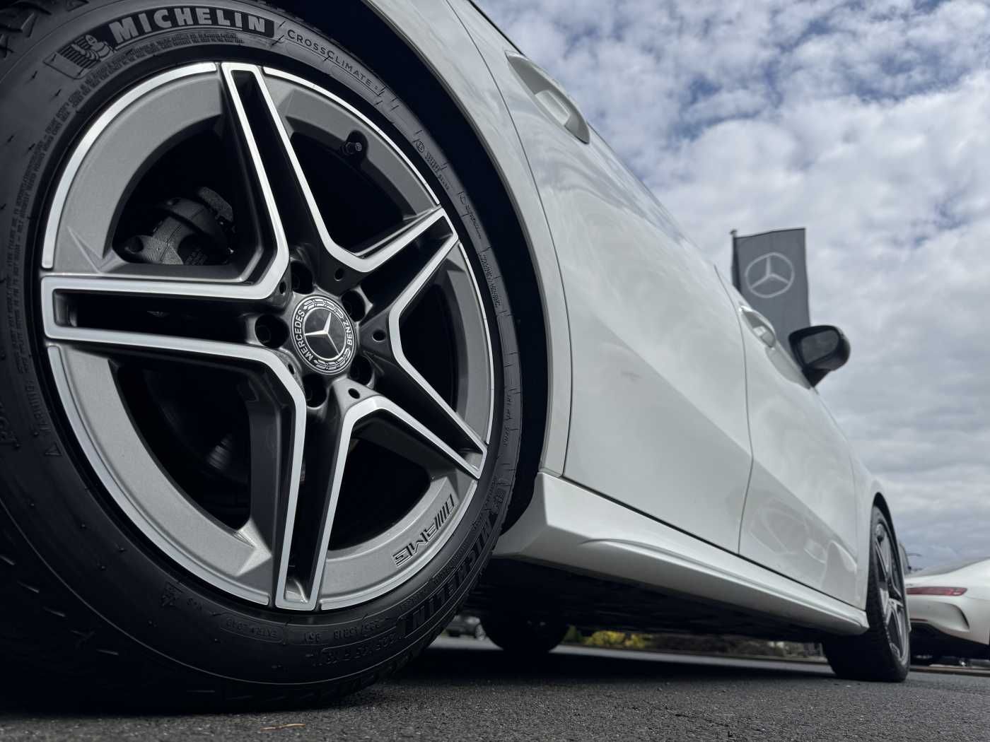 Fahrzeugabbildung Mercedes-Benz A 200d AMG+AHK+Ambiente+RFK+MBUX+LED+IHC