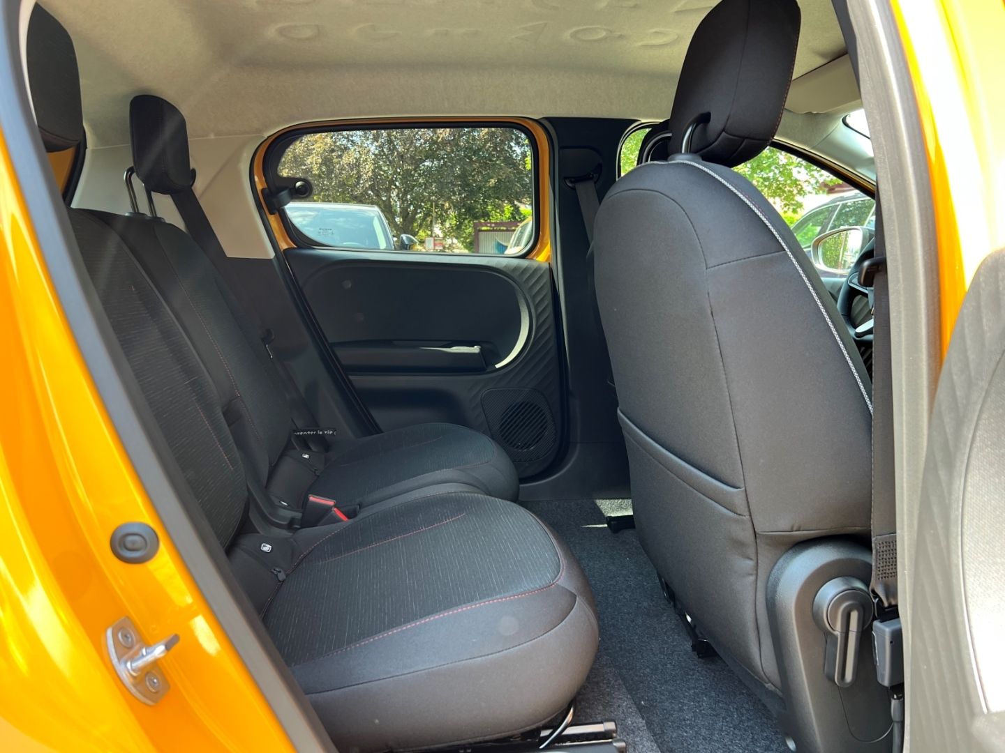 Fahrzeugabbildung Renault Twingo E-Tech 80 Urban Range Techno 60 kW Navi D