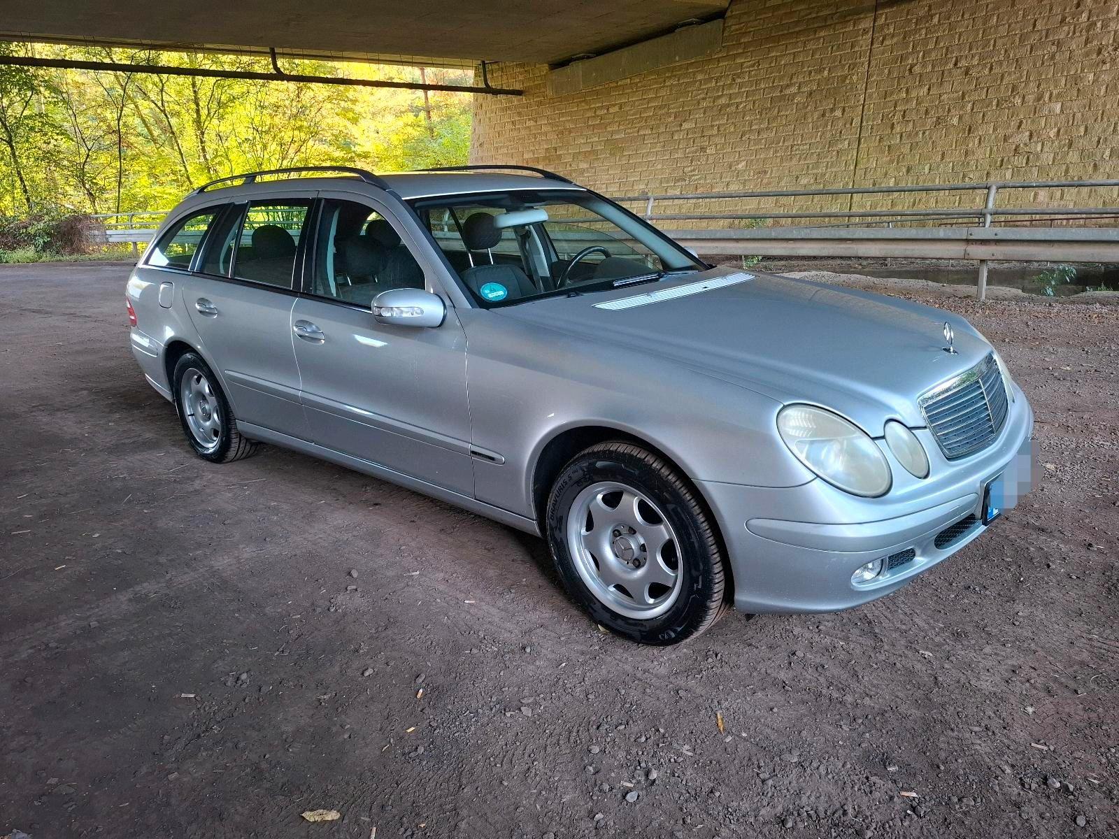 Mercedes-Benz E 220