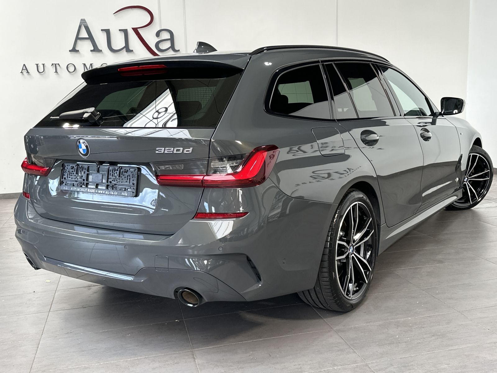 Fahrzeugabbildung BMW 320d Touring M-Sport NAV+LASER+HEAD-UP+KAMERA+PP