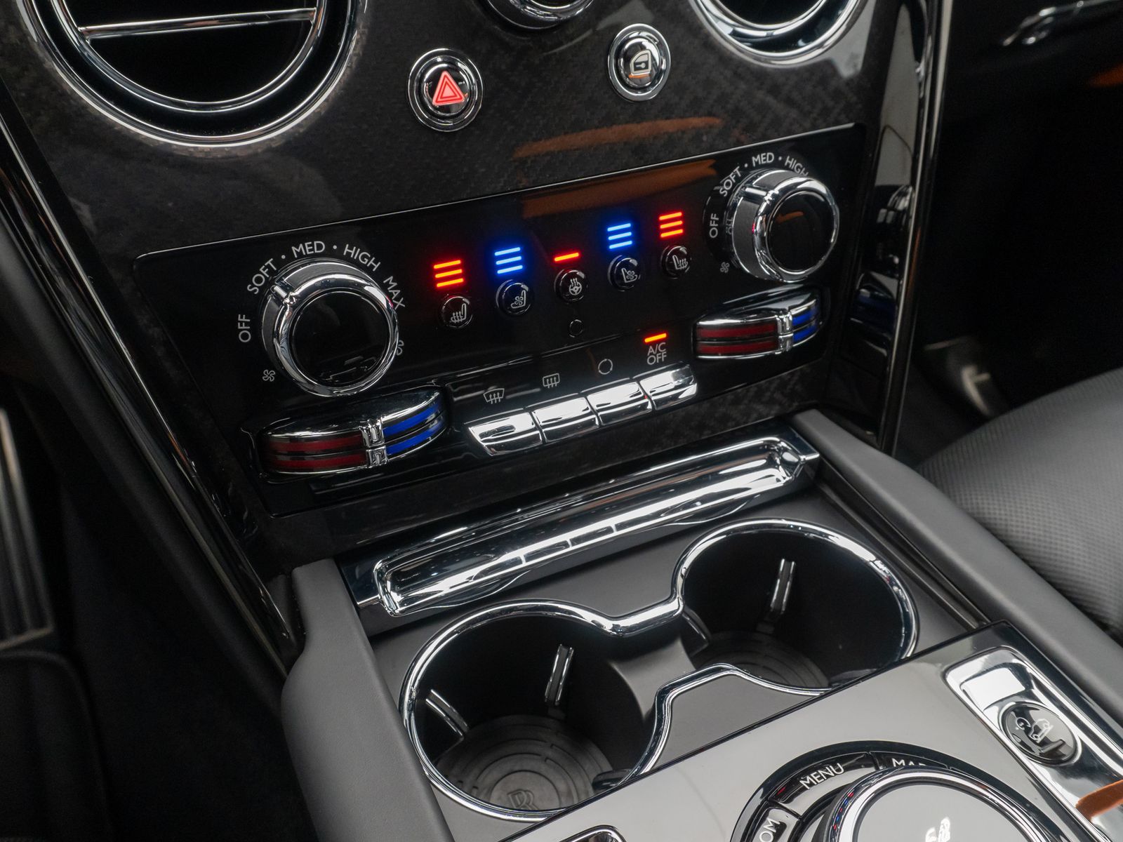 Fahrzeugabbildung Rolls-Royce Cullinan Black Badge Night Vision Novitec VOLL