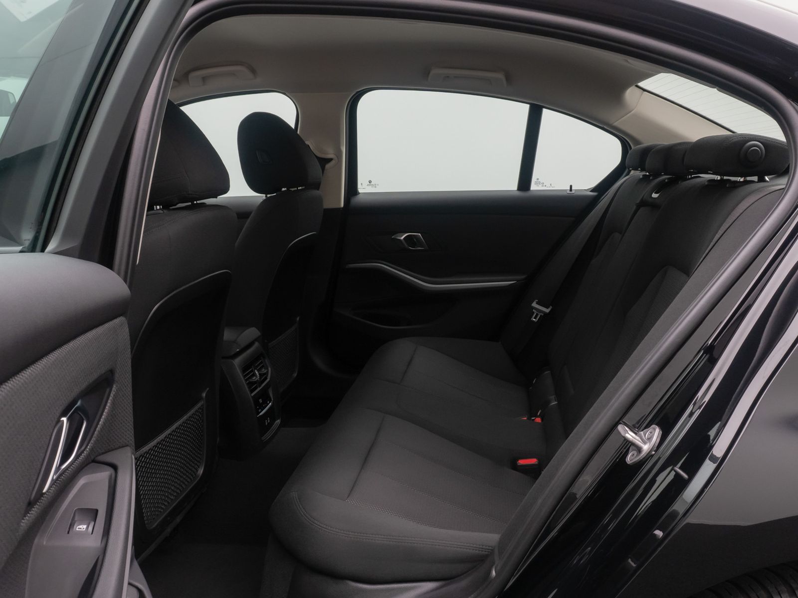 Fahrzeugabbildung BMW 318i Widscreen DAB PDC GeschwindigReg Cockpit+