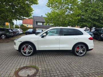 Porsche Cayenne - 8
