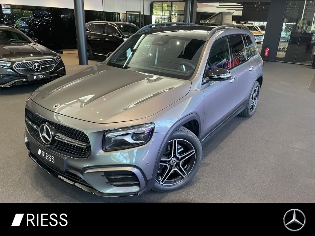 2025 Mercedes-Benz GLB 220