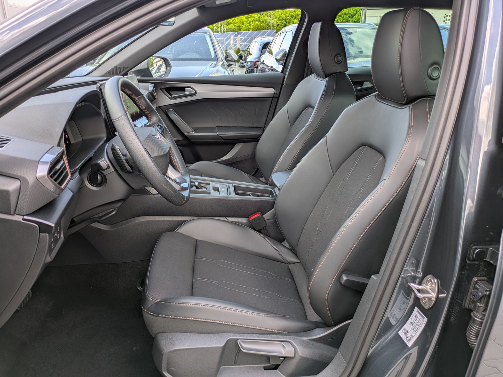 Fahrzeugabbildung CUPRA Leon 1.5 eTSI DSG MATRIX-LED*ACC*APP*KAMERA*18"
