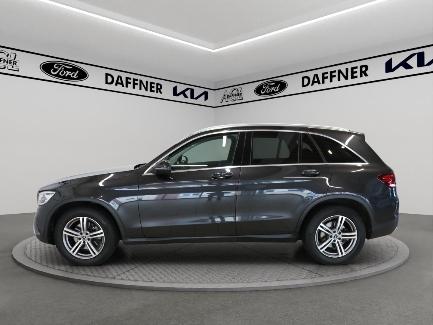 Fahrzeugabbildung Mercedes-Benz GLC 200 4Matic e. Heckklappe AHK Navi LED