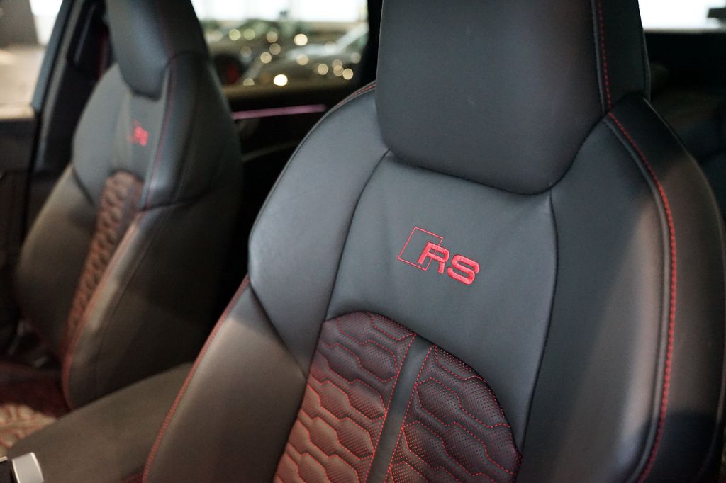 AUDI RS6 performance | RS-Designpaket+ | Pano | HuD AUDI RS6 performance | RS-Designpaket+ | Pano | HuD