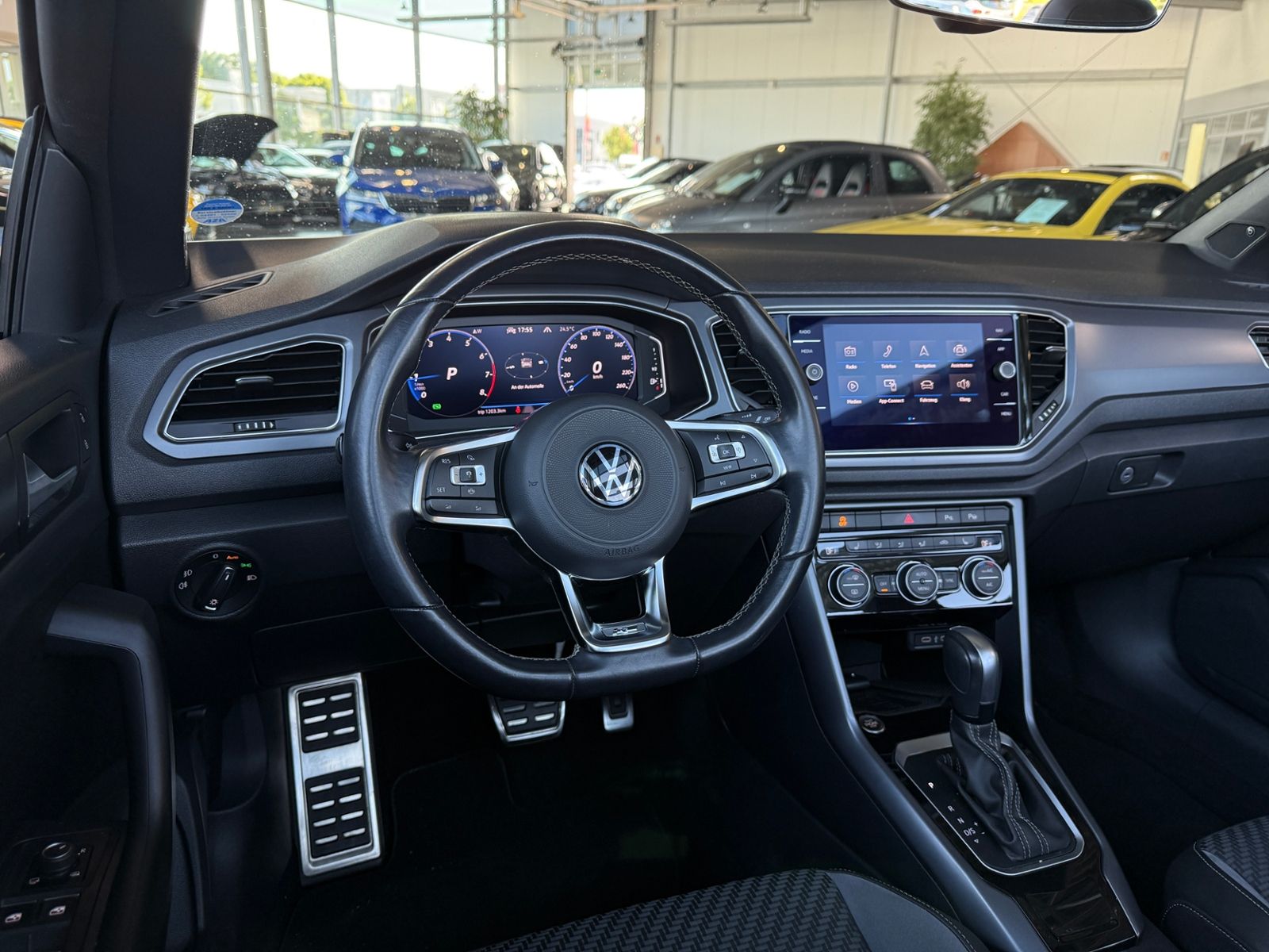 Fahrzeugabbildung Volkswagen T-Roc Cabriolet R-Line AHK ACC LED BEATS