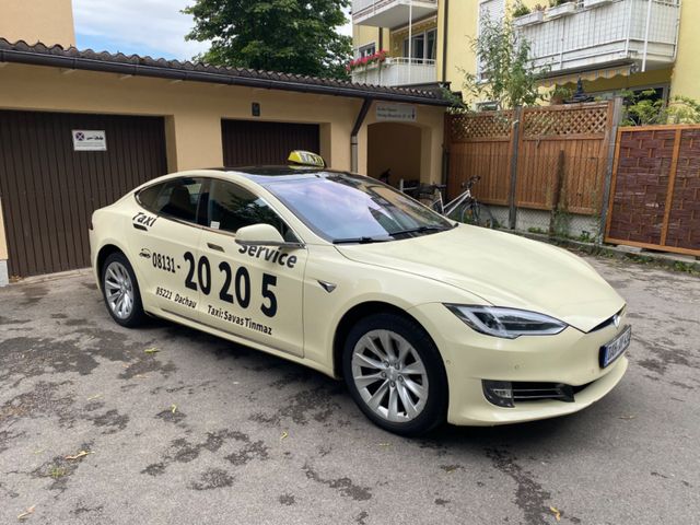 Tesla Model S Standard Reichweite - 400 Km