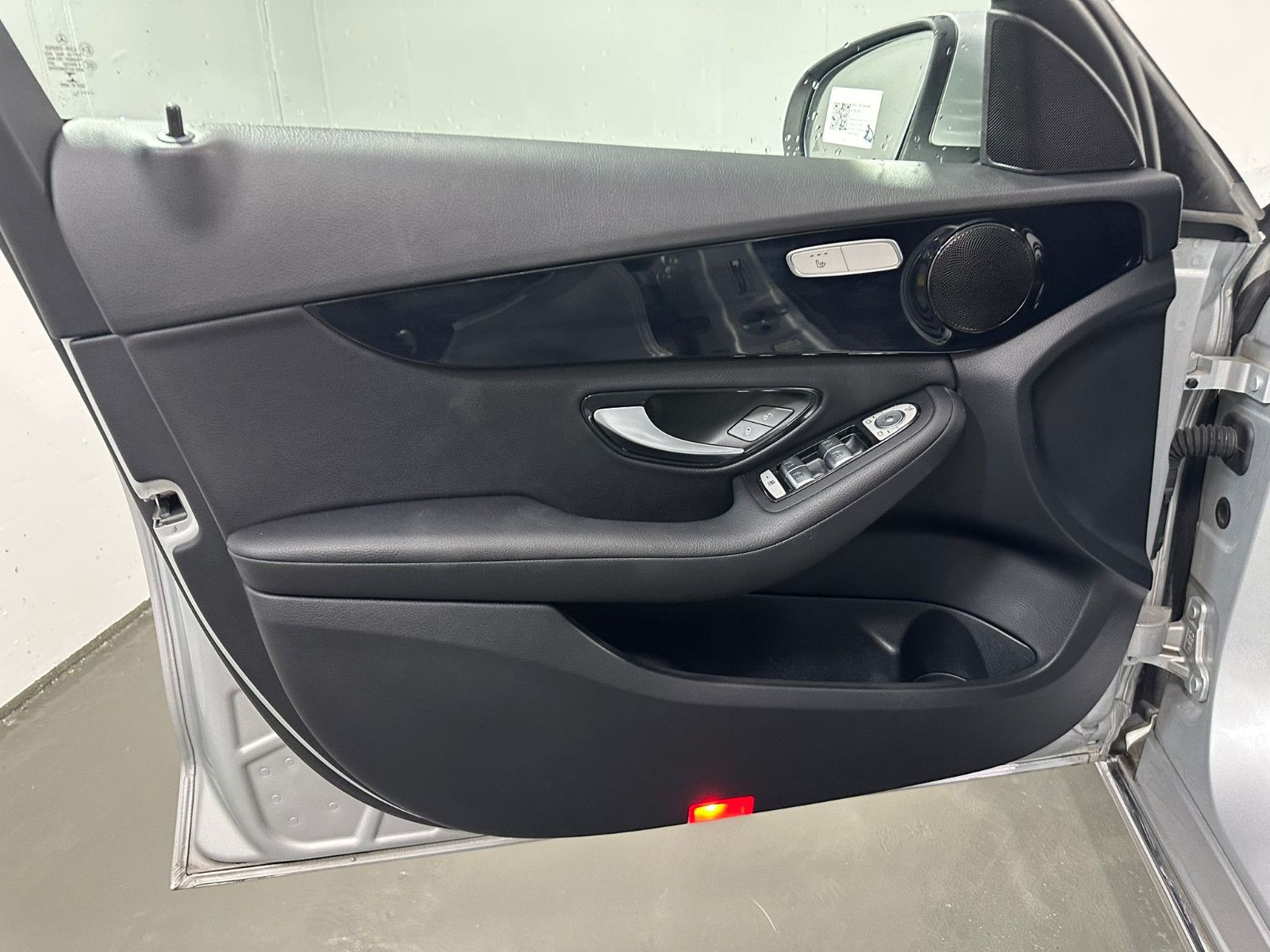 Fahrzeugabbildung Mercedes-Benz C 200 d T*DISTRO*AHK*SPUR*CARPLAY*SH*NAVI*