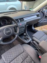 Audi A6 1.8 T Avant - - Audi A6 aus 2003: Kombi