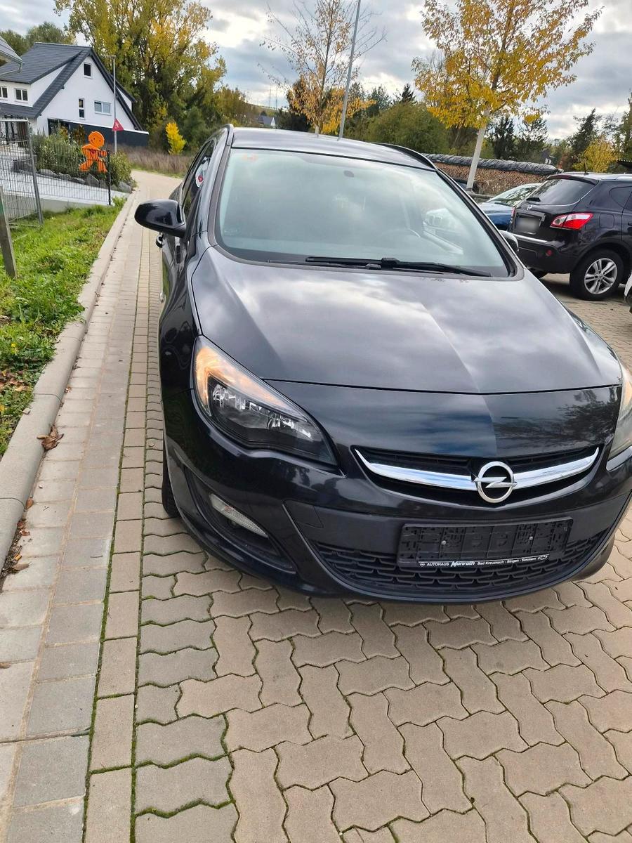 Opel Astra 2014 — двигун