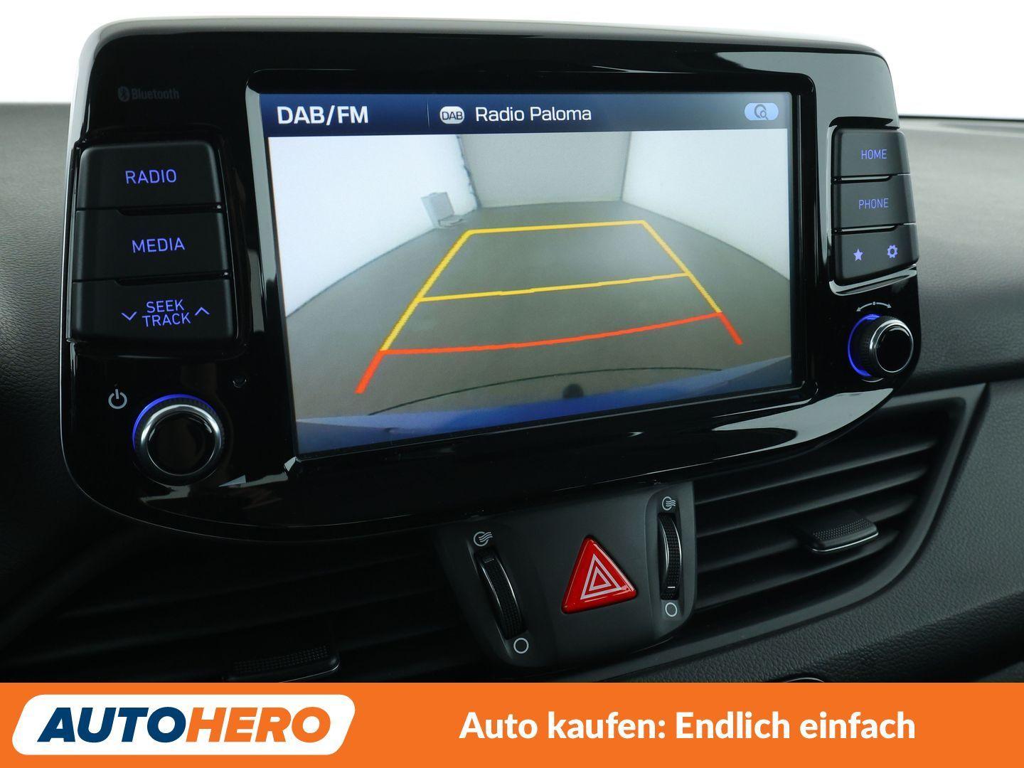 Hyundai i30 1.6 CRDi Trend*TEMPO*CAM*PDC*SHZ*KLIMA*