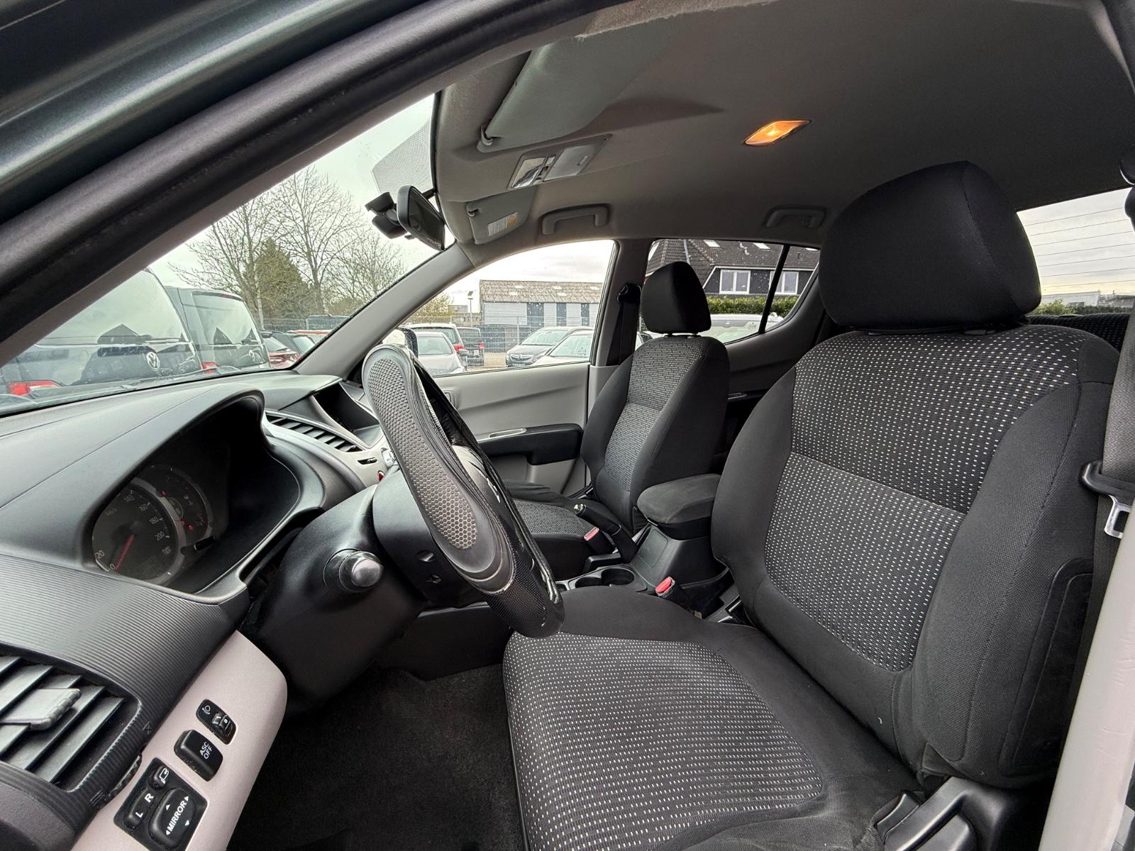 Mitsubishi L200 Intense 2.5 Doppelkabine 4WD /KLIMA/4x4/