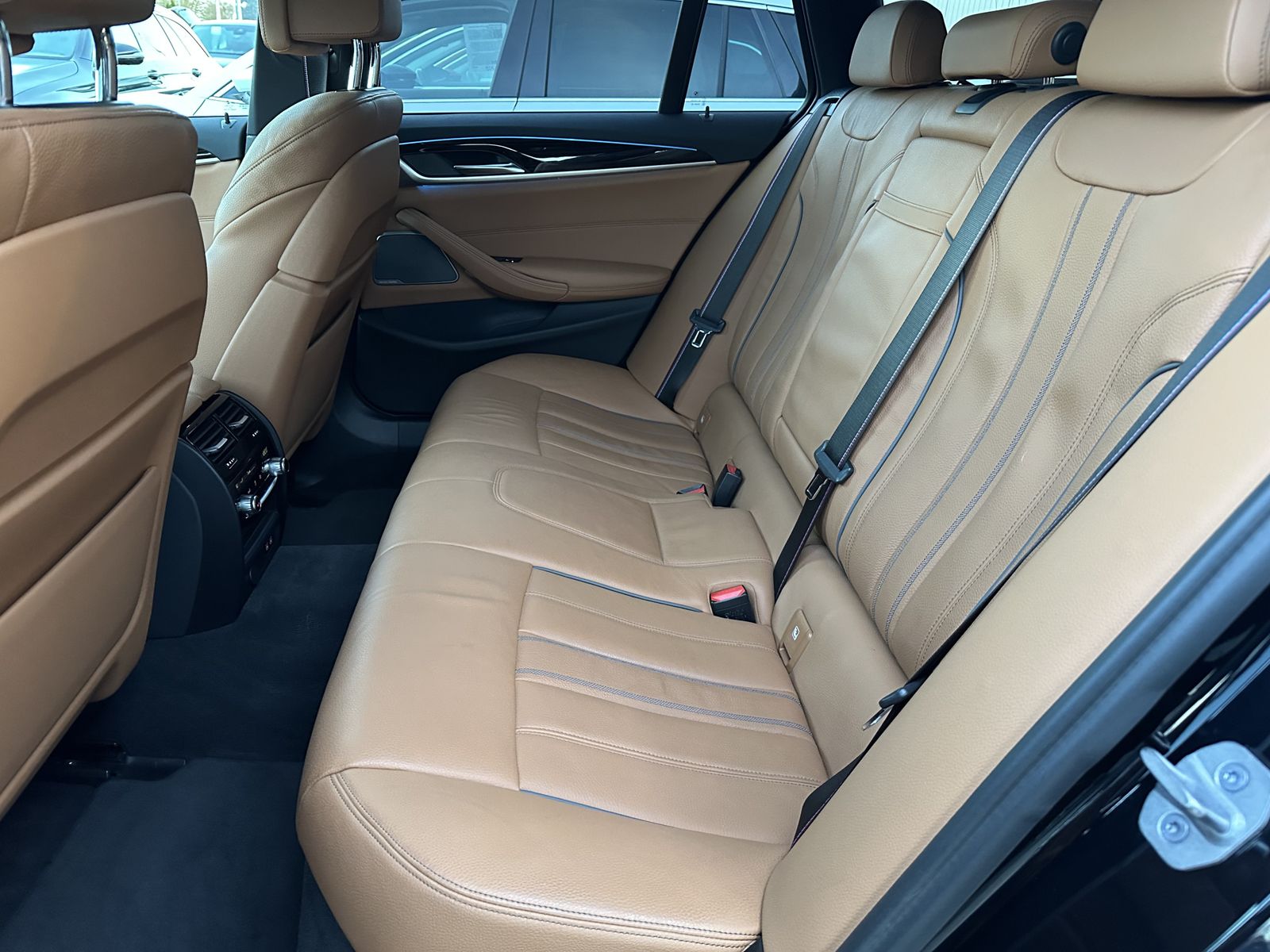 Fahrzeugabbildung BMW 530e Touring xD M-Sport Pro NAV+LASER+AHK+HEADUP