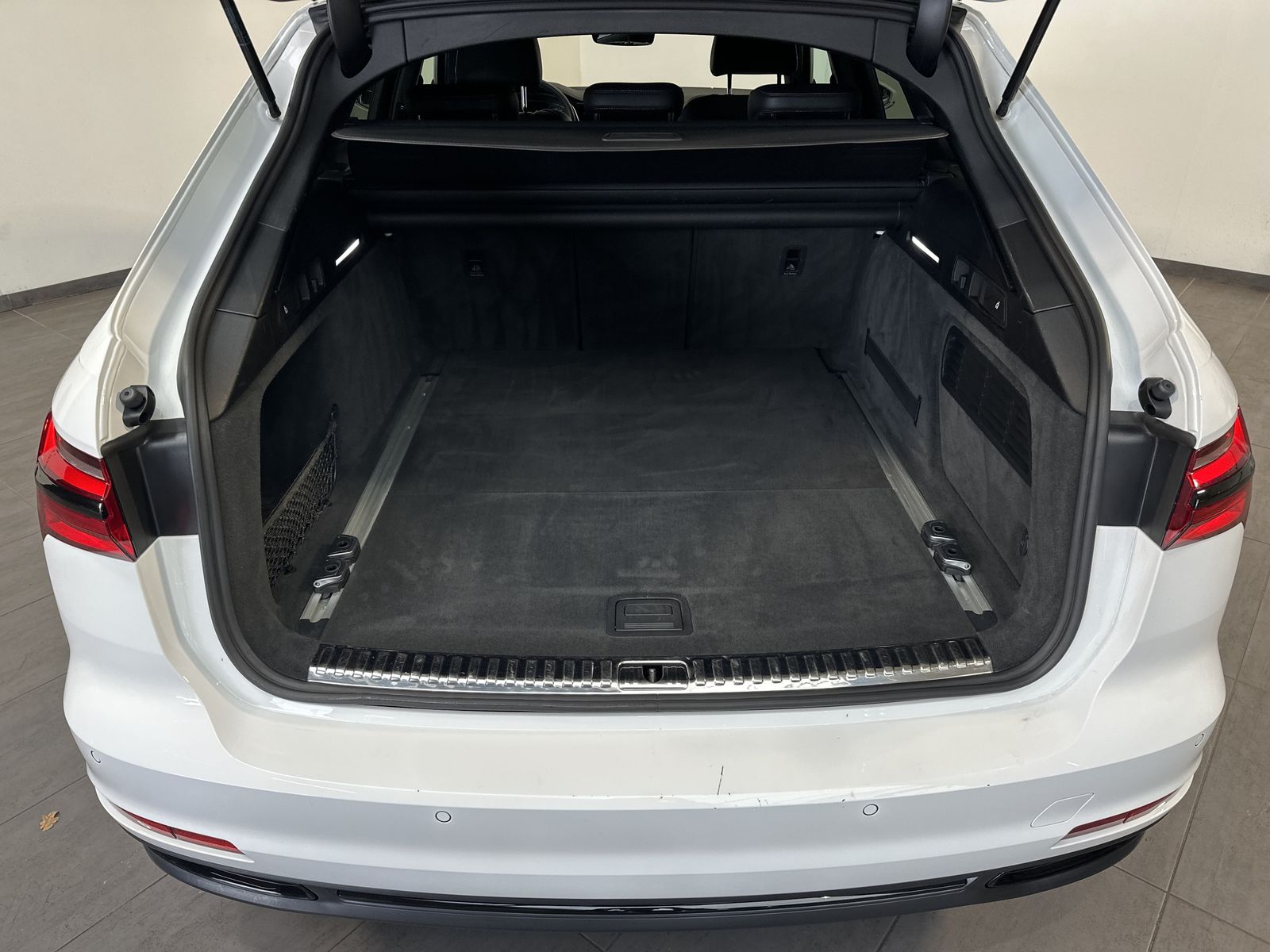 Fahrzeugabbildung Audi A6 Avant 40 TDI Qu S-Line Black NAV+LED+KAM+ACC