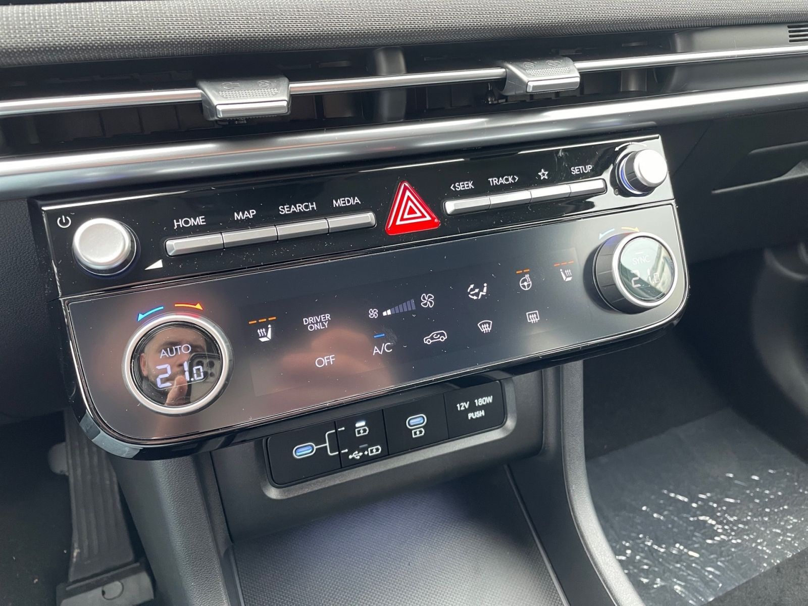 Fahrzeugabbildung Hyundai TUCSON 1.6 T-GDI Trend Hybrid 4WD LED Paket